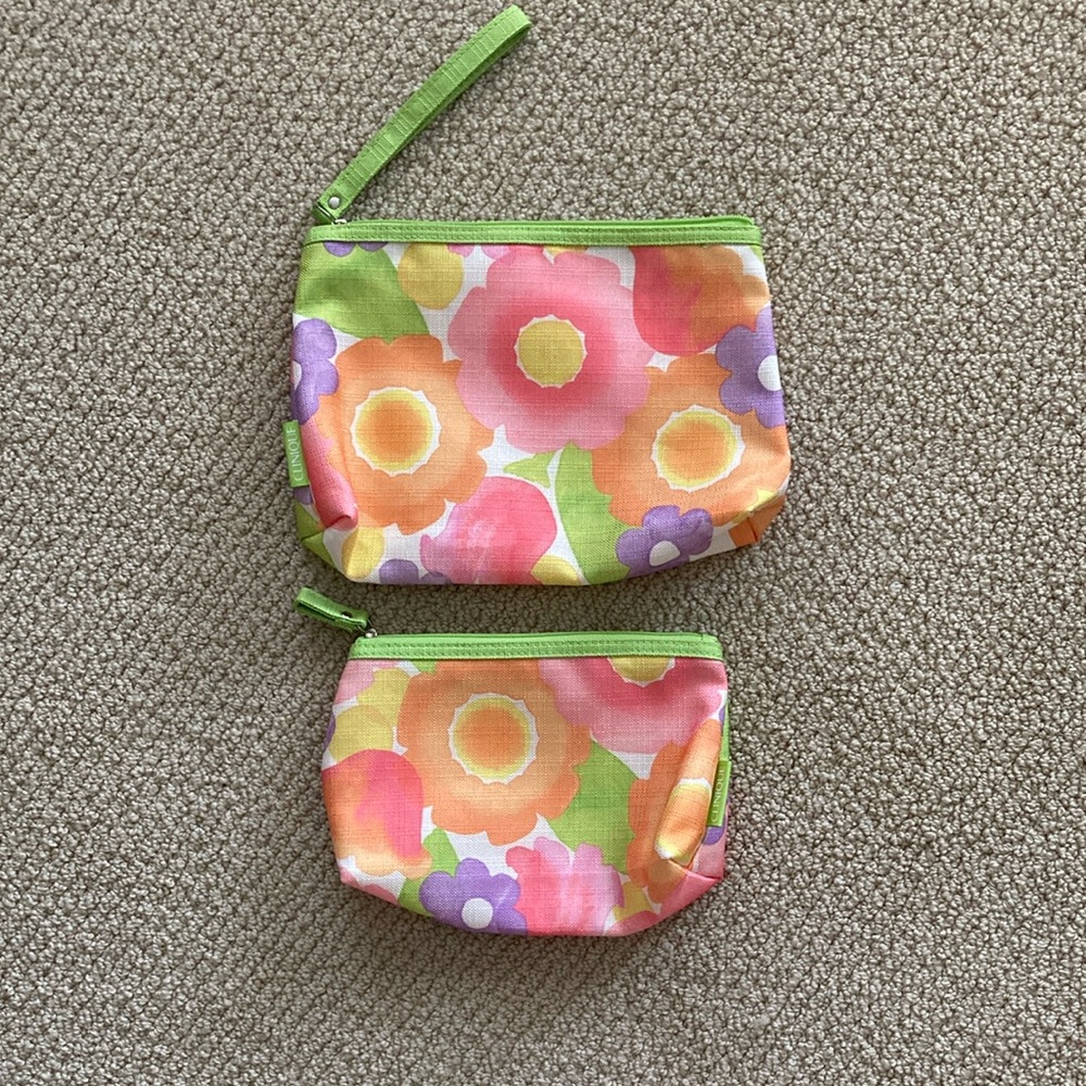 NEW Clinique Cosmetic Makeup Bags Bundle Floral
Peach Pink Green Set NWOT